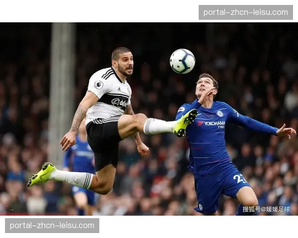 莱切门将法尔科内神勇扑救，力保球门不失，半场0-0战平维罗纳